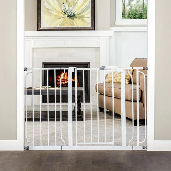 FINAL SALE Regalo Easy Step 49-Inch Extra Wide Baby Gate 29" to 49" Wide (White) - Image 7