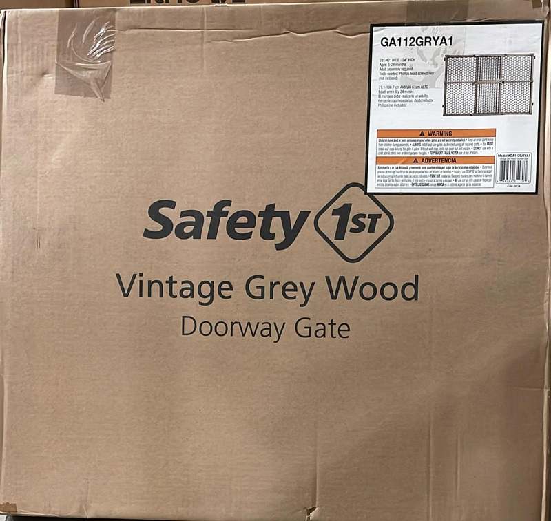 FINAL SALE New Safety 1st Vintage Wood Baby Gate 28" to 42" Wide (Grey) - Image 3